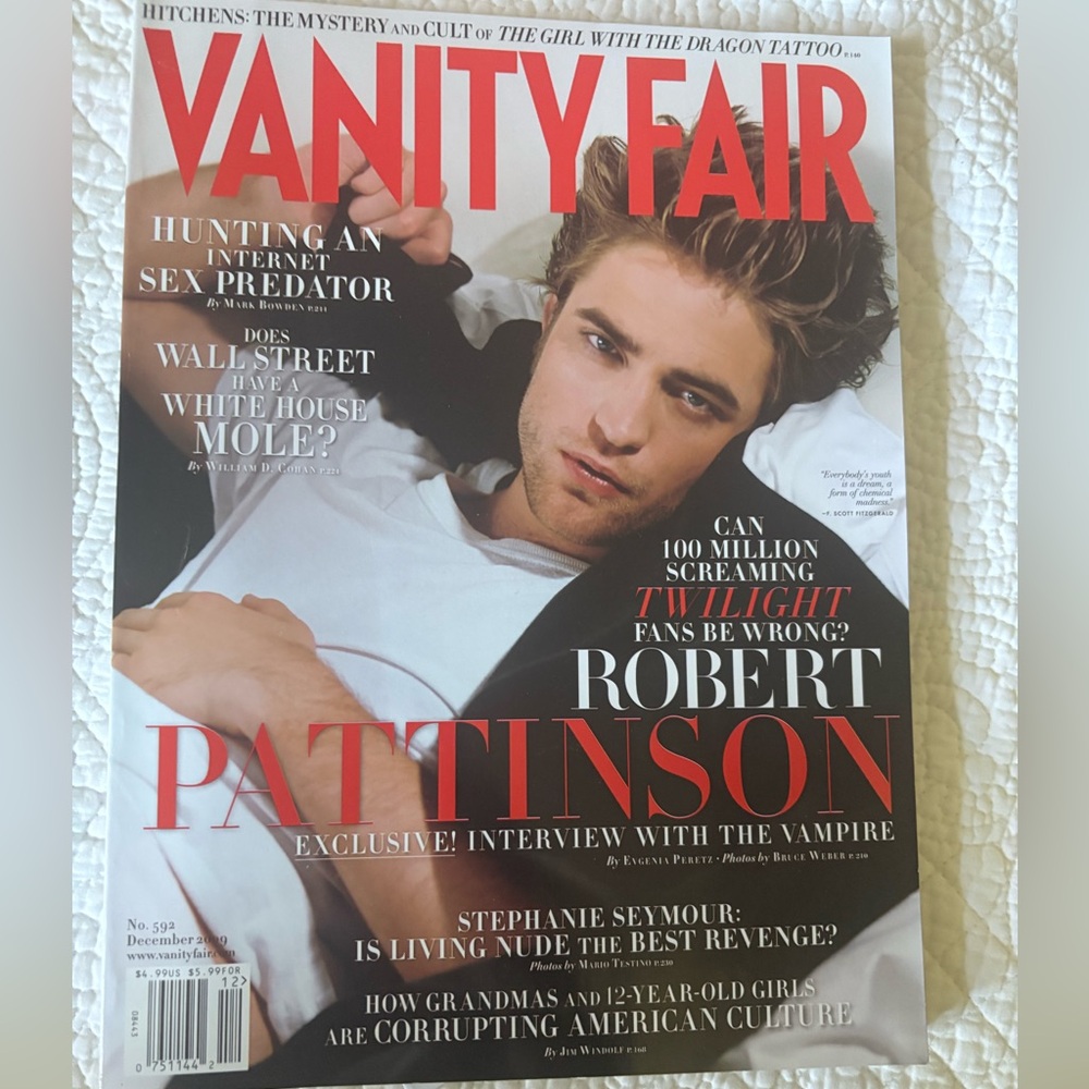 Twilight Magazine Collection - Picture 4 of 5